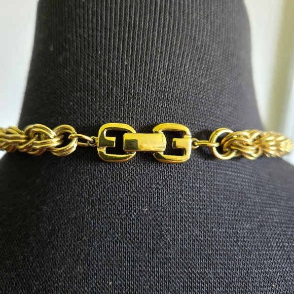 ✨ Vintage Gold-Plated Rope Chain Necklace – 27 Inches, Signed "R" in the clasp ✨ - Picture 3 of 4